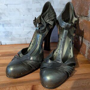 BCBG Girls Retro Metallic Mint Green T-Strap Heels Sz 7.5